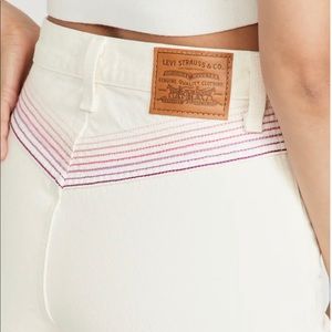 Levi’s Women’s Ribcage Straight Ankle Jeans Chasing Rainbows Ecru Size 31X29 NWT